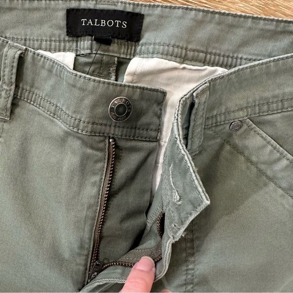Talbots Women’s Green Straight Zippered Hem Leg Chino Pants Size 8 NWT - Picture 5 of 10